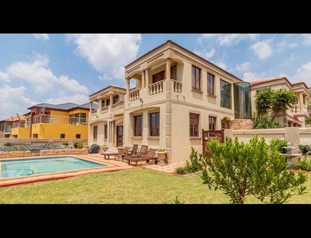 5 BEDROOM HOUSE FOR SALE IN MAGALIESBERG COUNTRY ESTATE